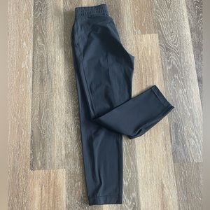 Aritzia Weekender Pant